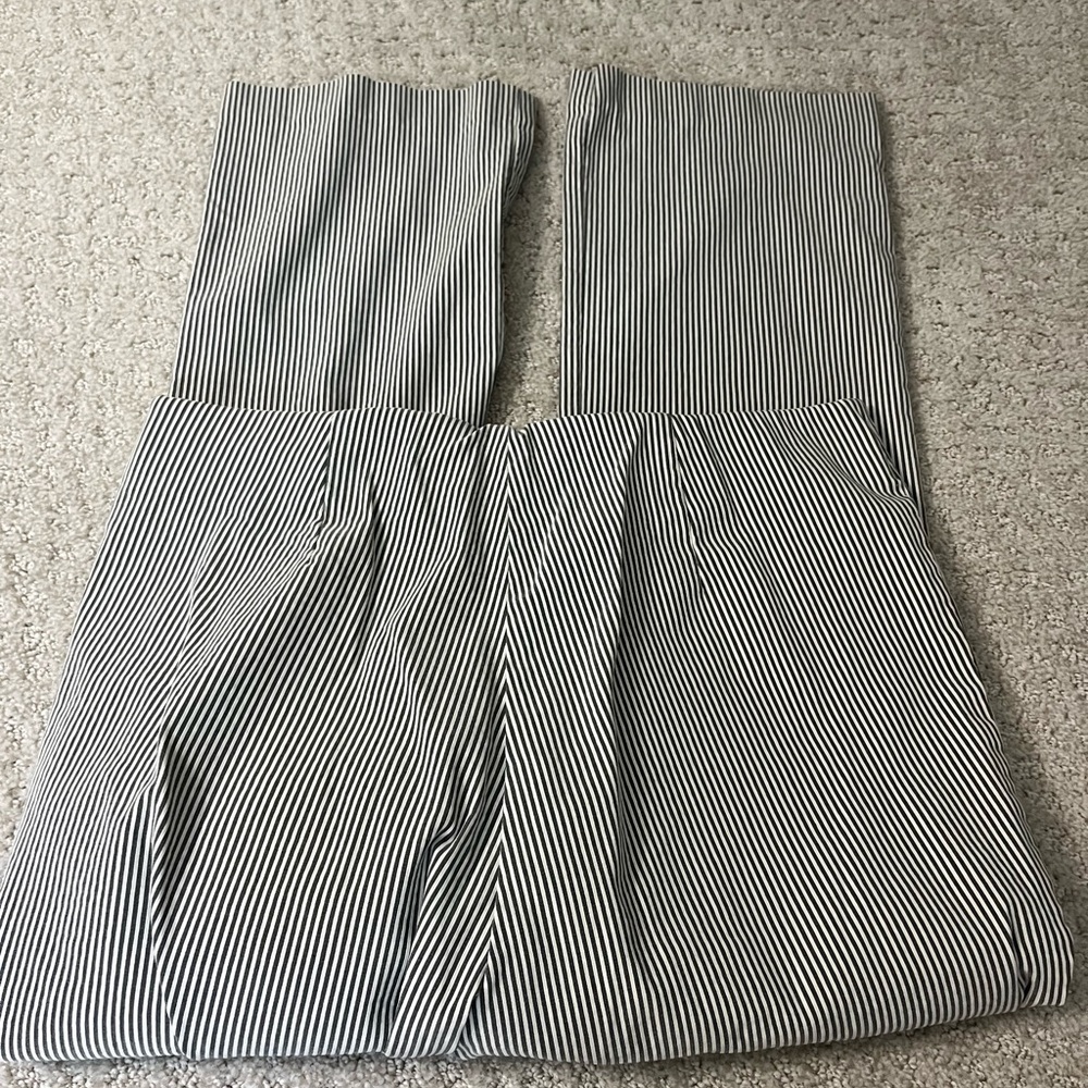 Gray and white striped trousers - Picture 3 of 3